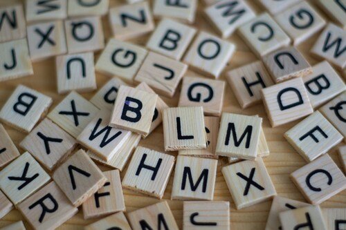 Why Word Puzzle Games Are Still the Perfect Mobile Break